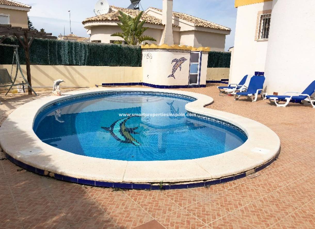 Wederverkoop - Detached Villa - La Marina - Urbanización La Marina