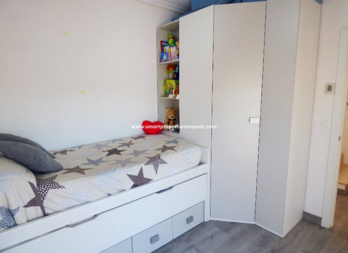 Wederverkoop - Detached Villa - La Marina - Urbanización La Marina