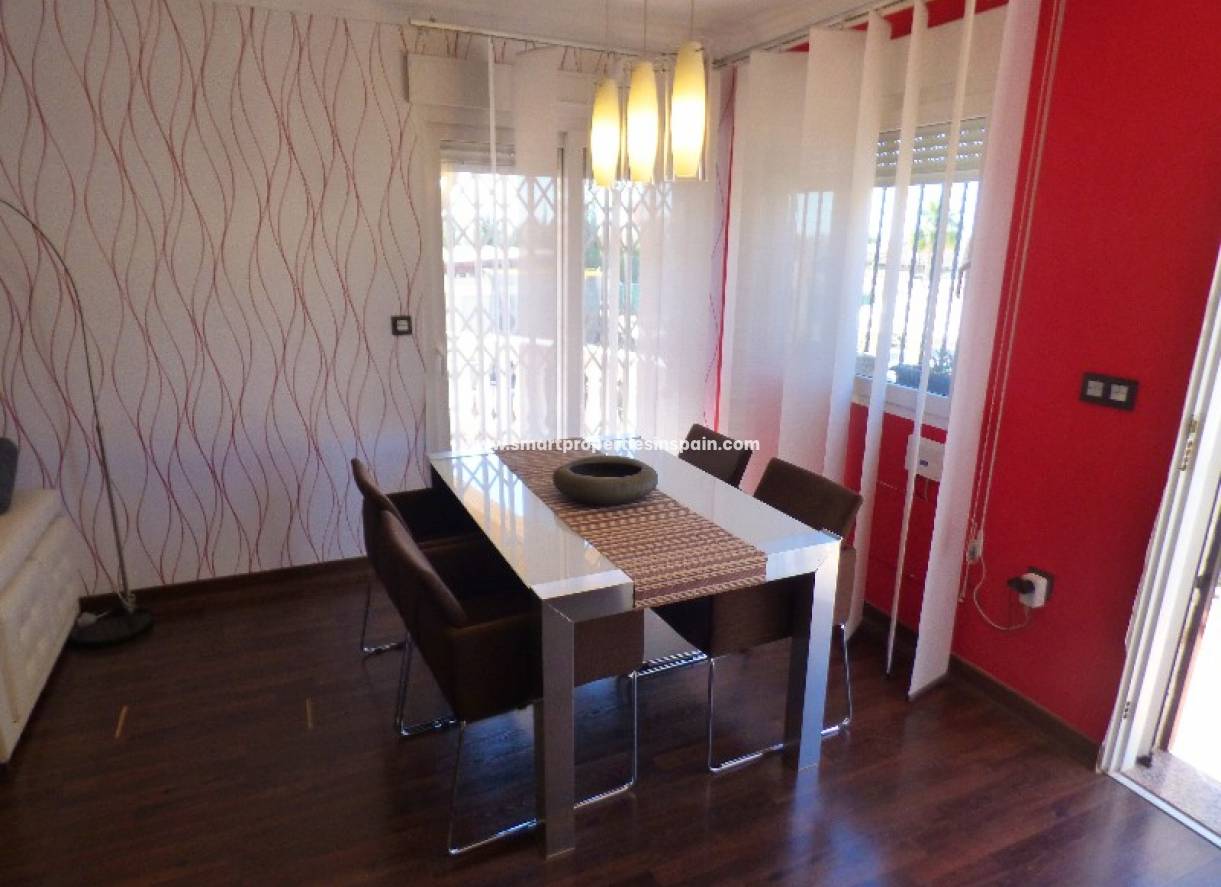 Wederverkoop - Detached Villa - La Marina - Urbanización La Marina