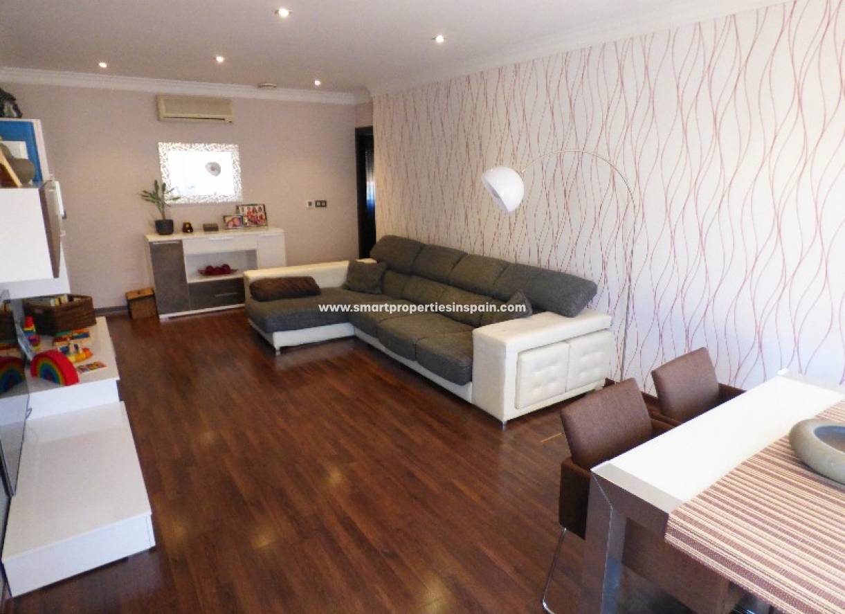 Wederverkoop - Detached Villa - La Marina - Urbanización La Marina