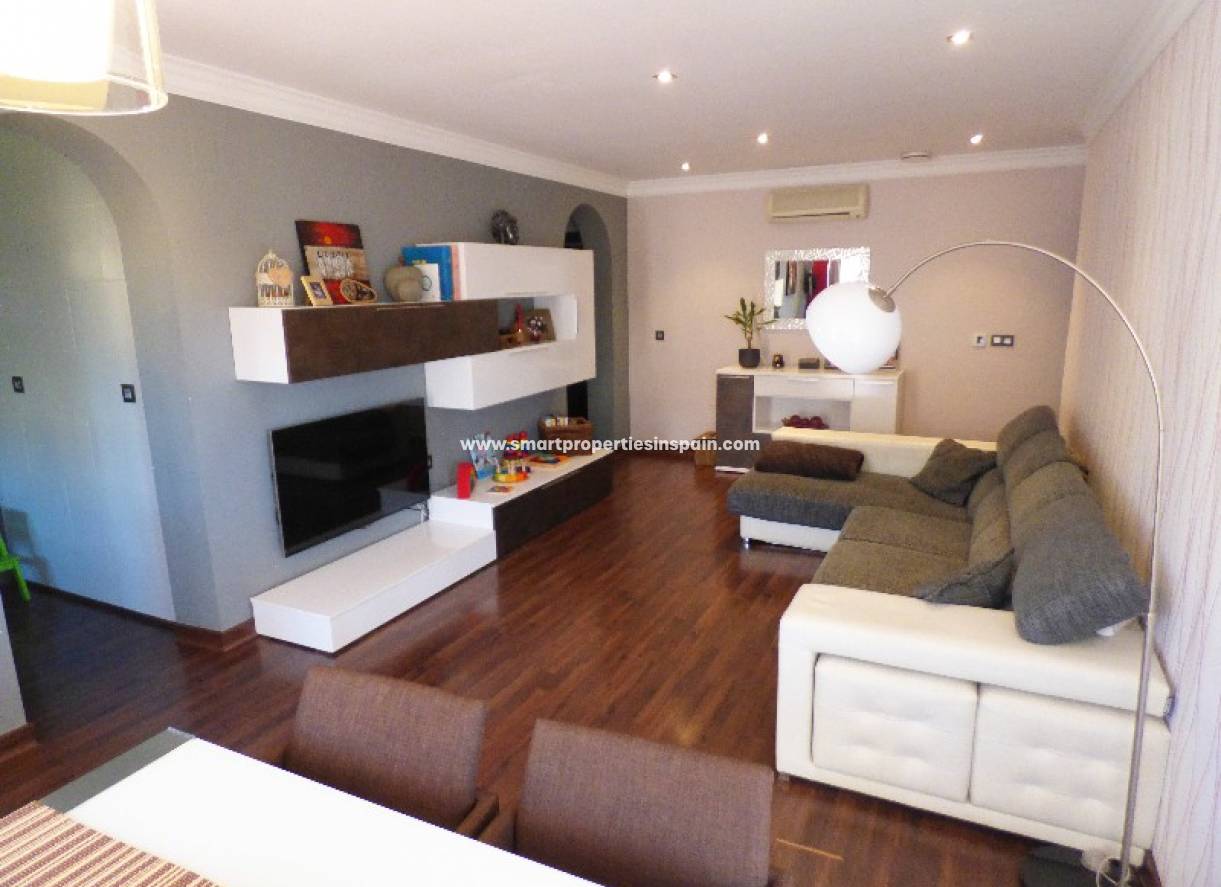 Wederverkoop - Detached Villa - La Marina - Urbanización La Marina