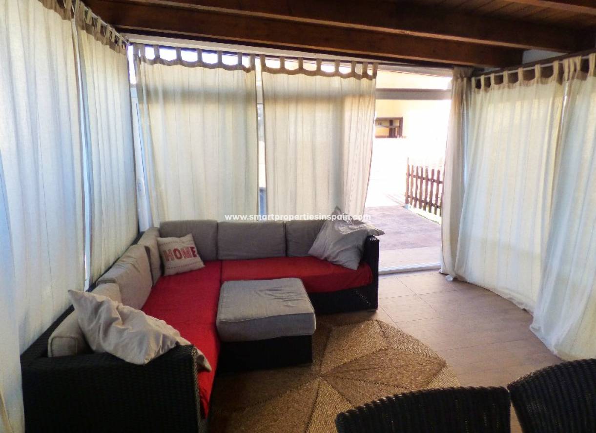 Wederverkoop - Detached Villa - La Marina - Urbanización La Marina