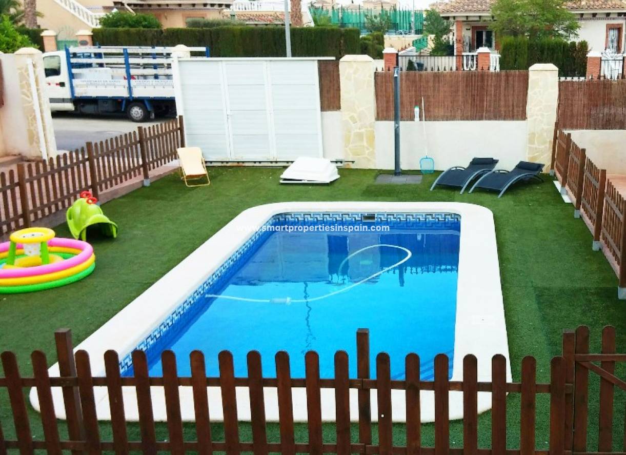 Wederverkoop - Detached Villa - La Marina - Urbanización La Marina