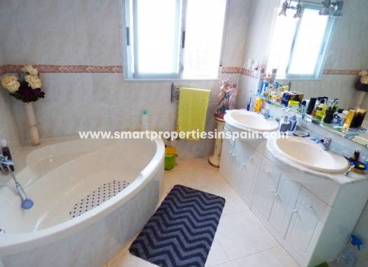 Wederverkoop - Detached Villa - La Marina - Urbanización La Marina