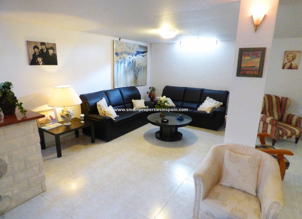 Wederverkoop - Detached Villa - La Marina - Urbanización La Marina