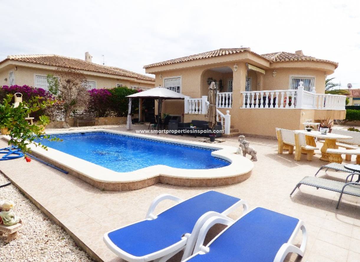 Wederverkoop - Detached Villa - La Marina - Urbanización La Marina