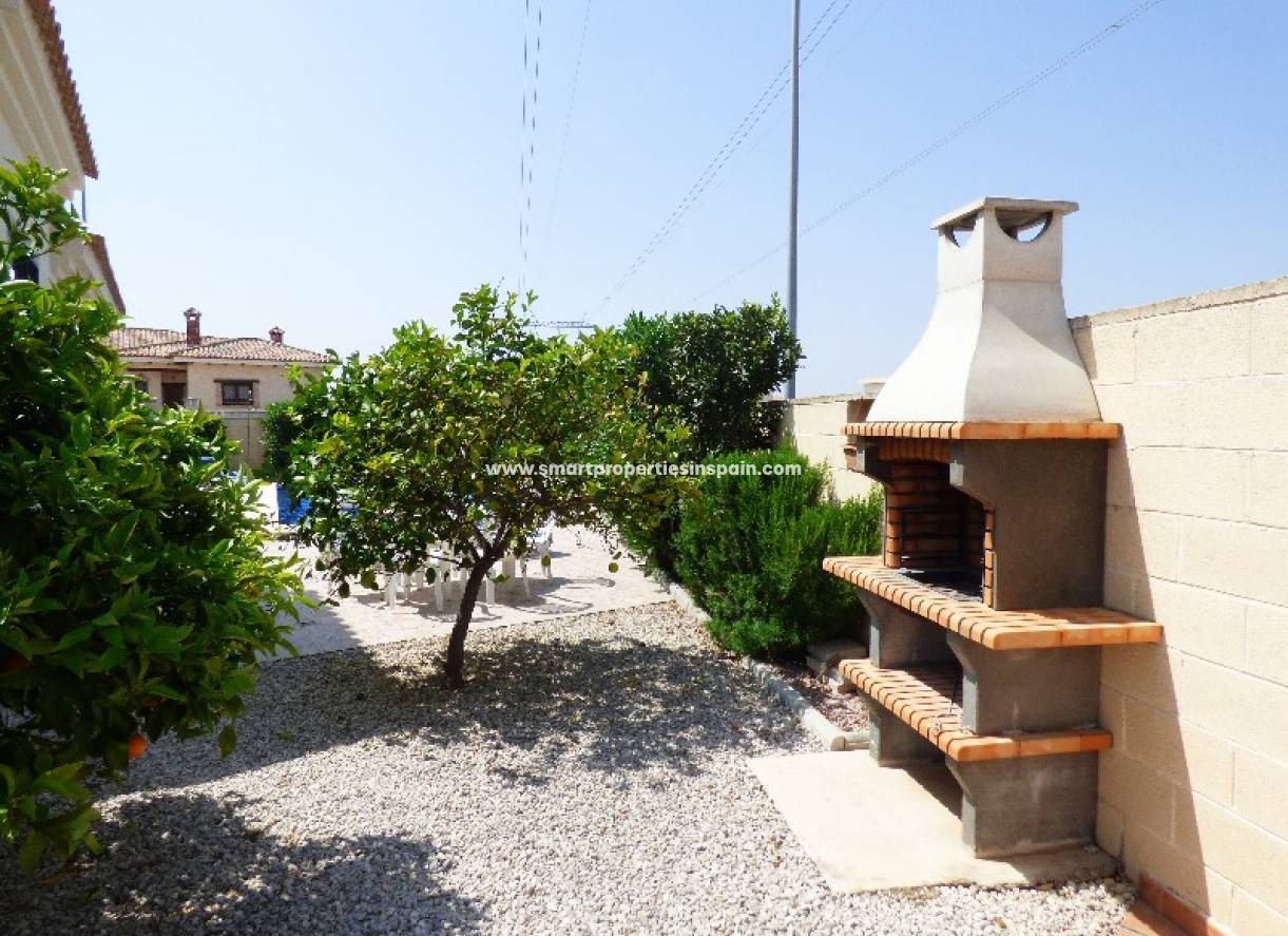 Wederverkoop - Detached Villa - La Marina - Urbanización La Marina