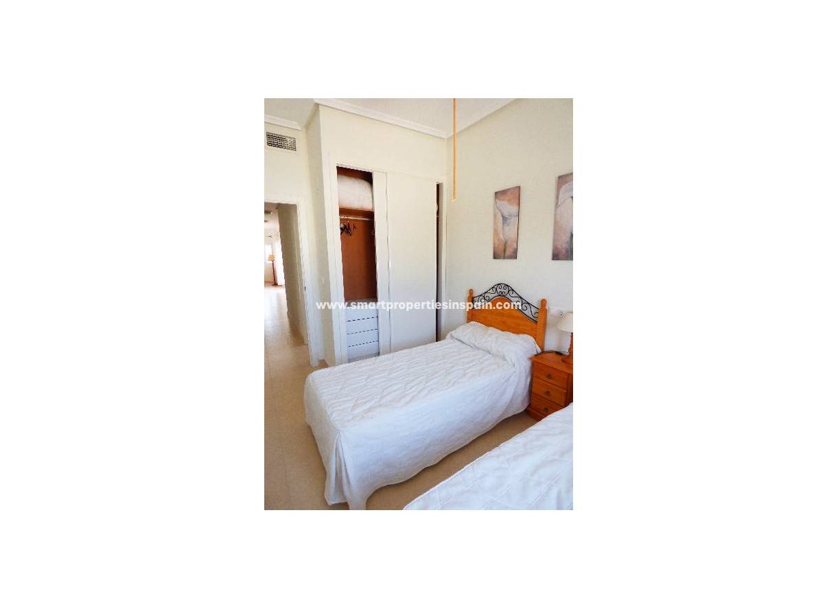 Wederverkoop - Detached Villa - La Marina - Urbanización La Marina