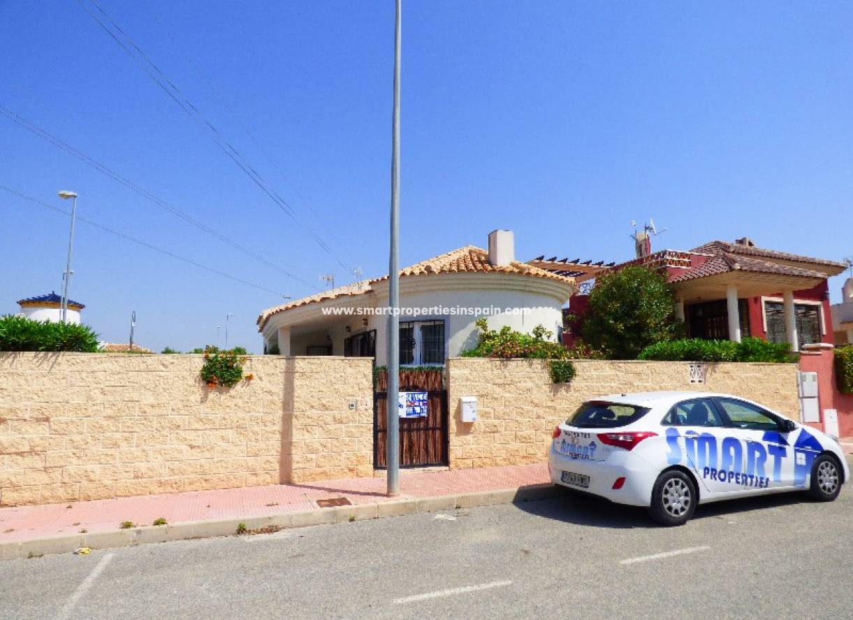 Wederverkoop - Detached Villa - La Marina - Urbanización La Marina