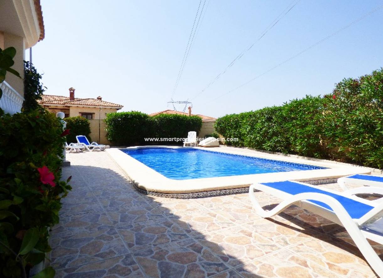 Wederverkoop - Detached Villa - La Marina - Urbanización La Marina