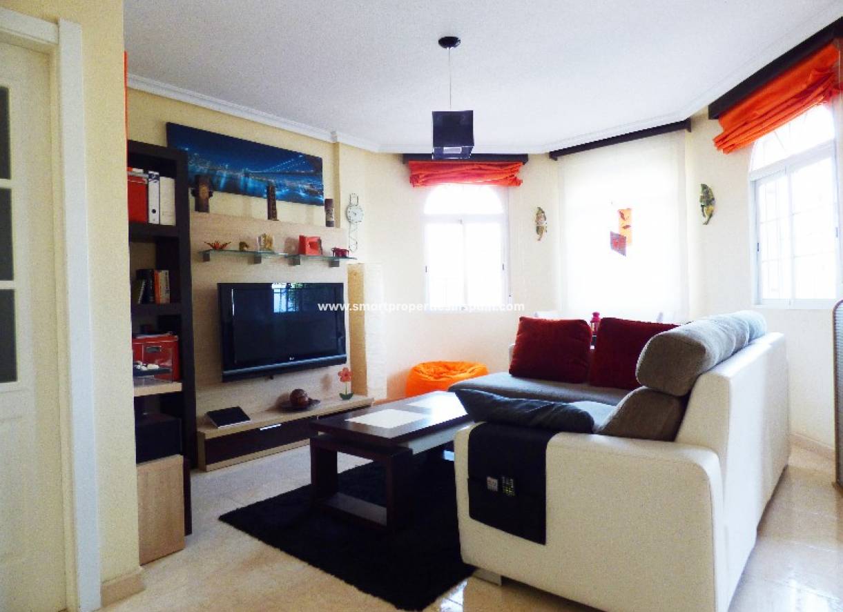 Wederverkoop - Detached Villa - La Marina - Urbanización La Marina