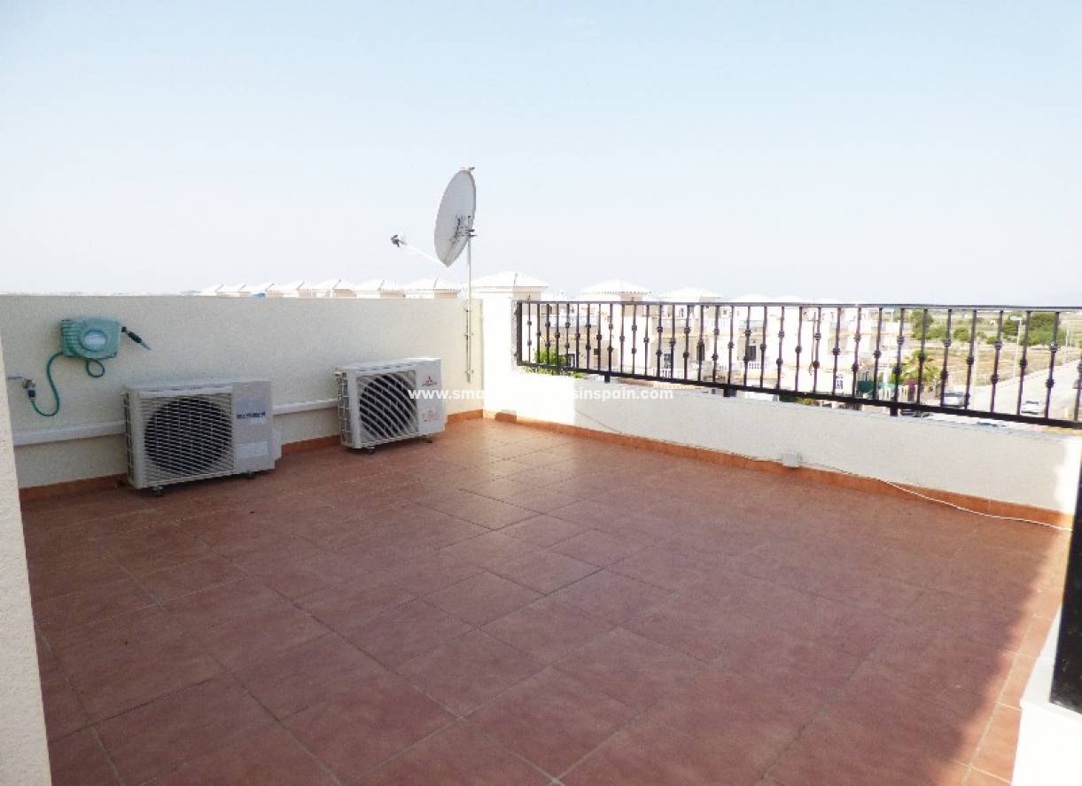 Wederverkoop - Detached Villa - La Marina - Urbanización La Marina