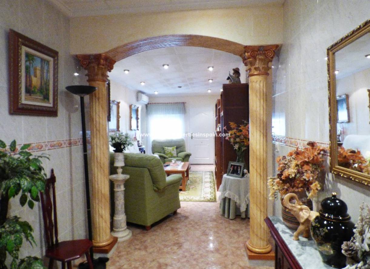 Wederverkoop - Detached Villa - La Marina - Urbanización La Marina