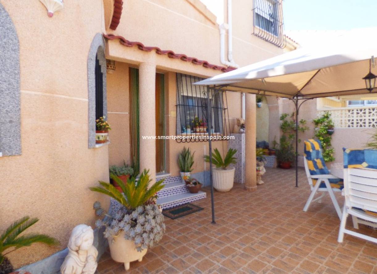 Wederverkoop - Detached Villa - La Marina - Urbanización La Marina