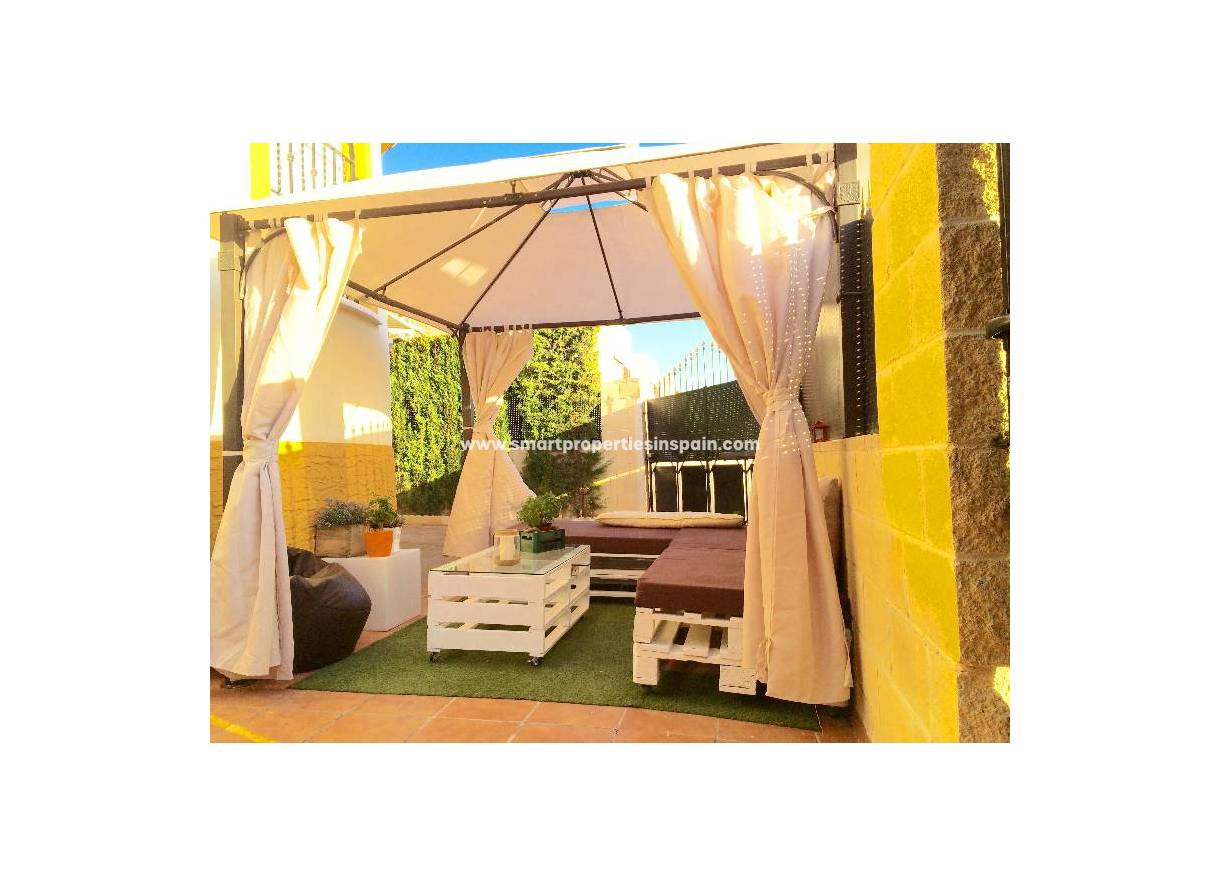 Wederverkoop - Detached Villa - La Marina - Urbanización La Marina