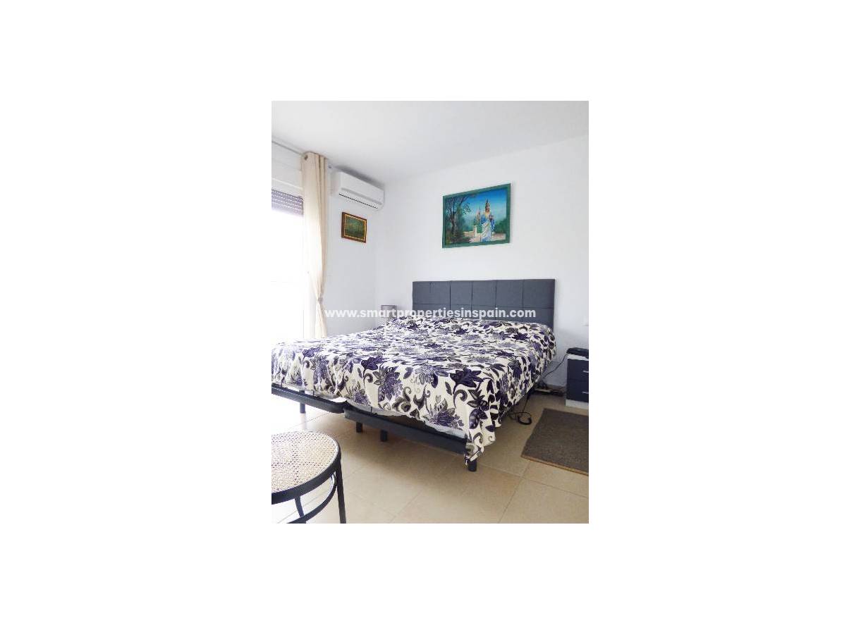 Wederverkoop - Detached Villa - La Marina - Urbanización La Marina
