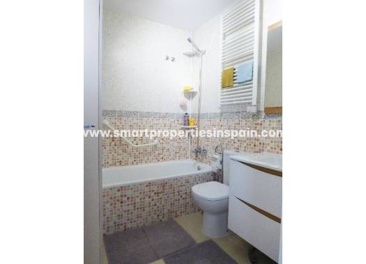 Wederverkoop - Detached Villa - La Marina - Urbanización La Marina