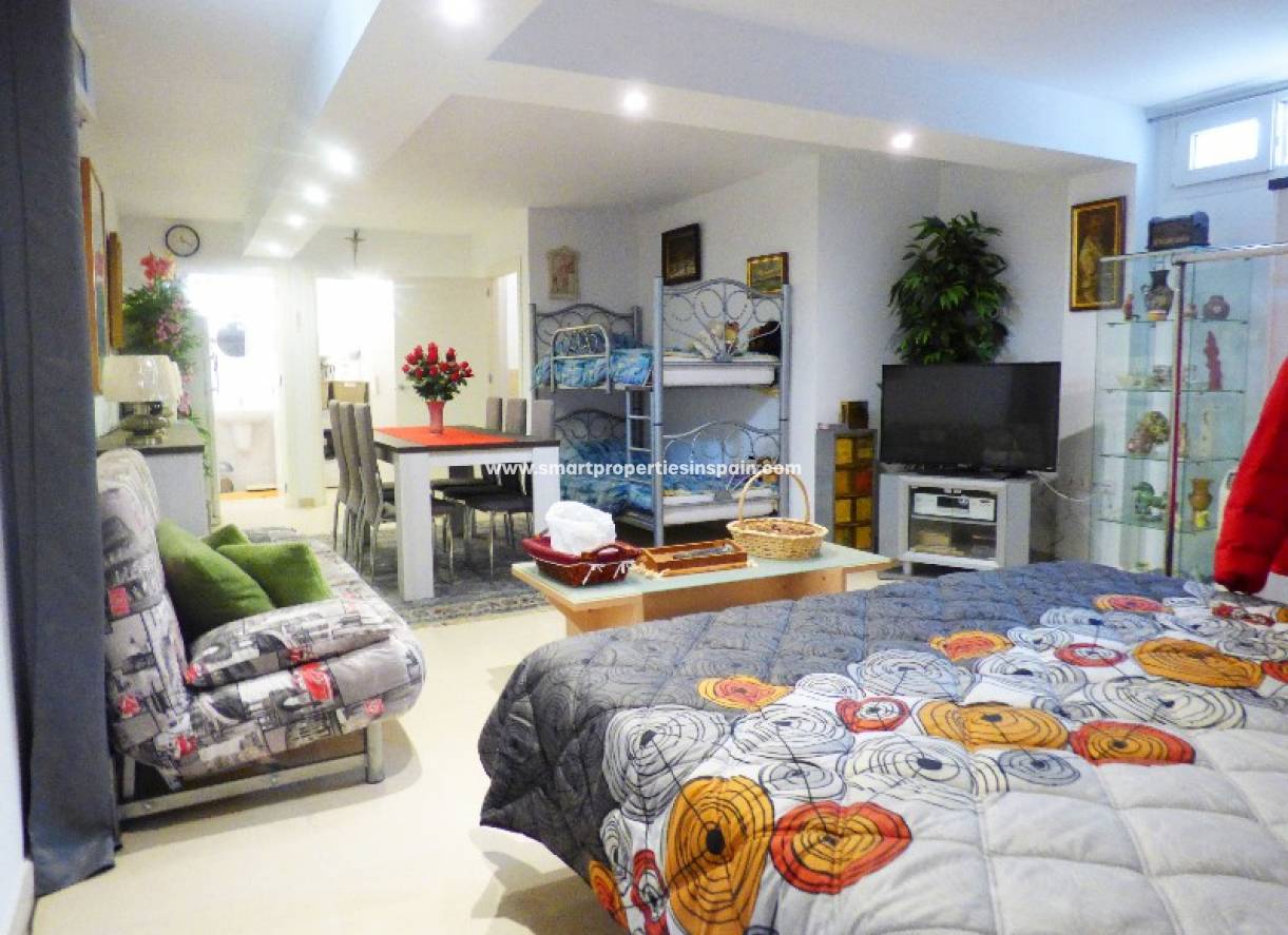 Wederverkoop - Detached Villa - La Marina - Urbanización La Marina