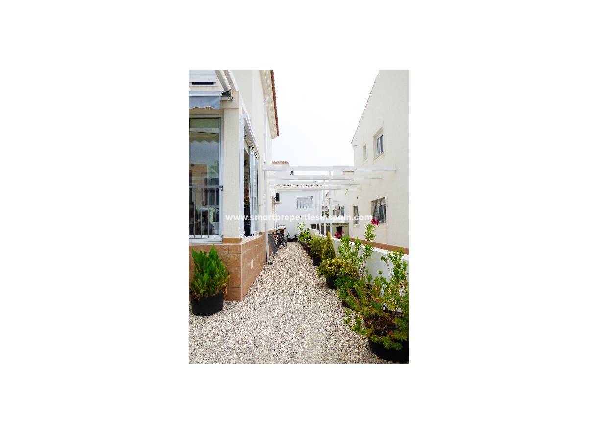 Wederverkoop - Detached Villa - La Marina - Urbanización La Marina