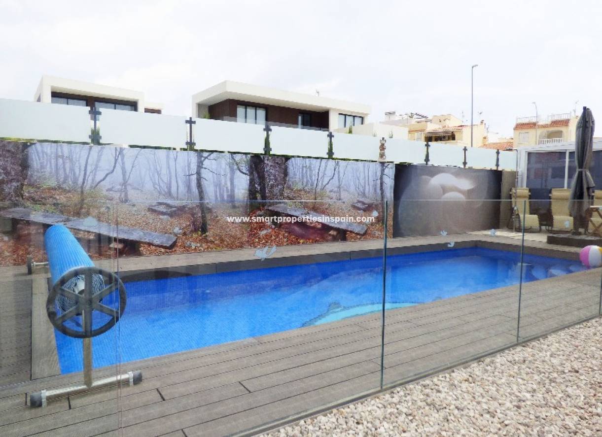 Wederverkoop - Detached Villa - La Marina - Urbanización La Marina