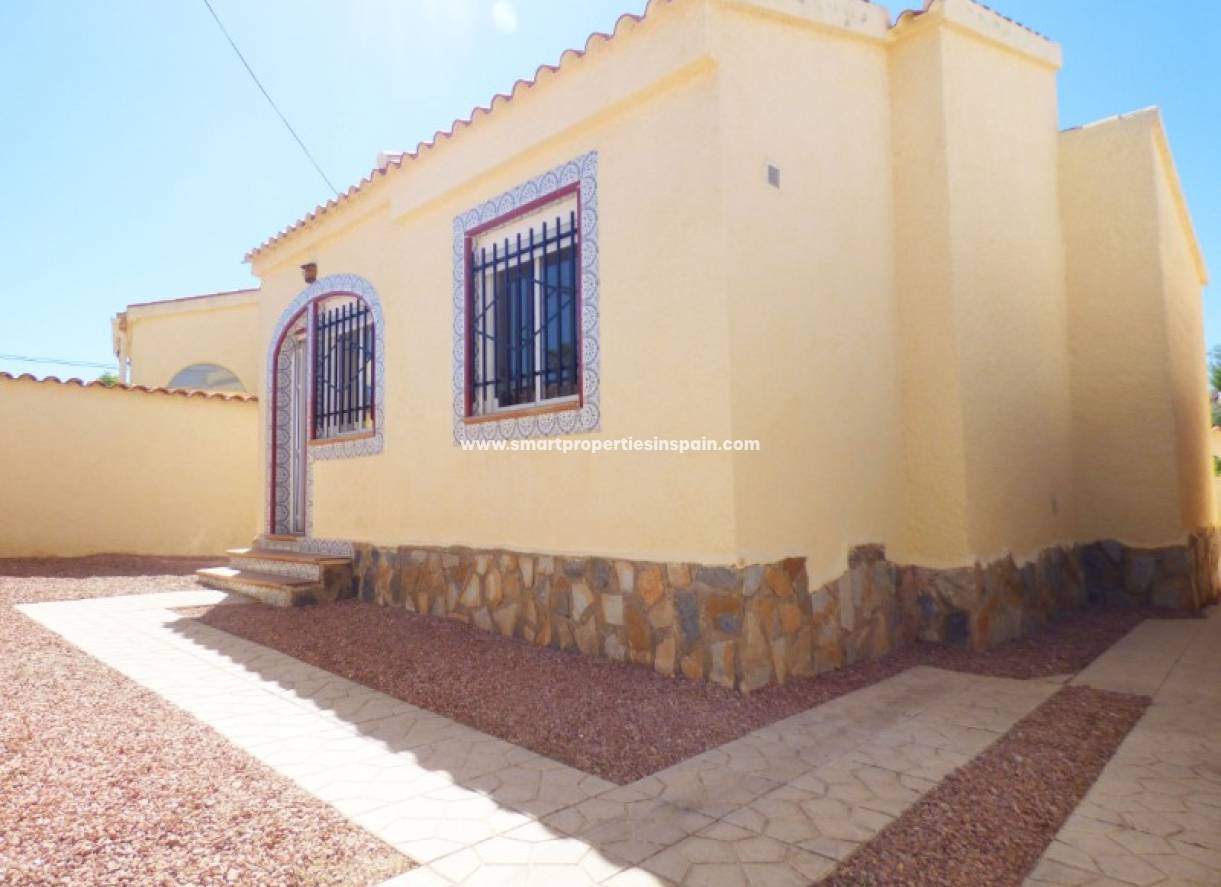 Wederverkoop - Detached Villa - La Marina - Urbanización La Marina