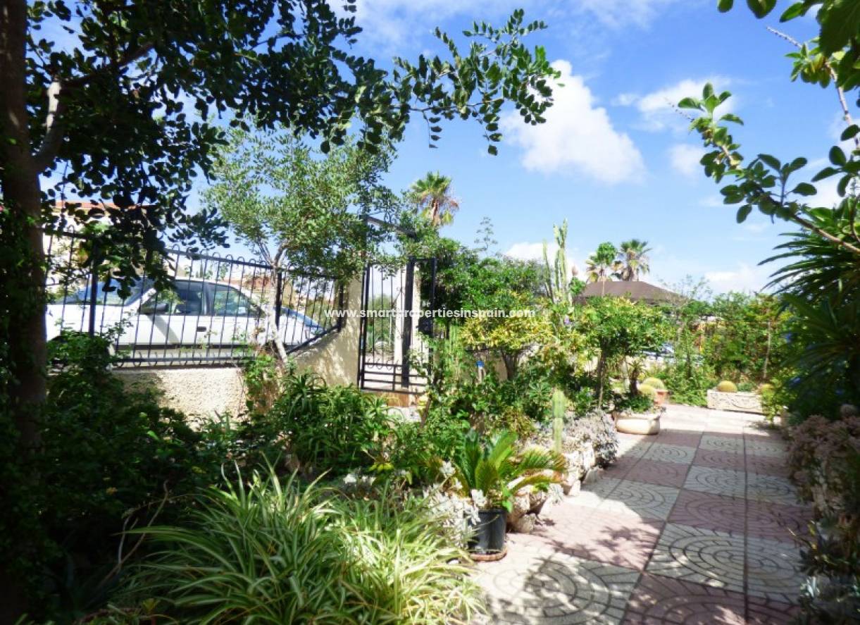 Wederverkoop - Detached Villa - La Marina - Urbanización La Marina