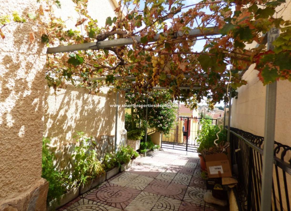Wederverkoop - Detached Villa - La Marina - Urbanización La Marina