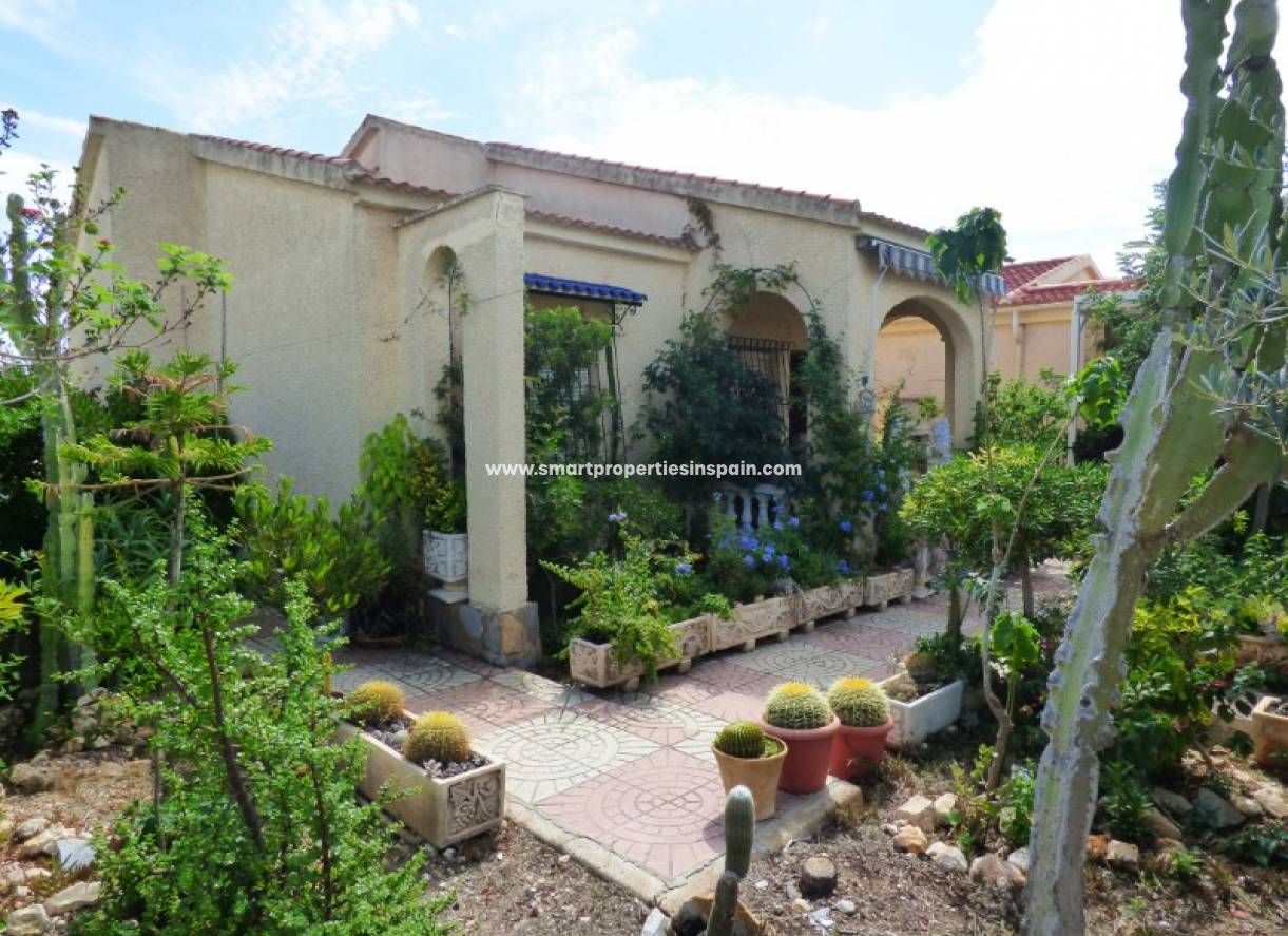 Wederverkoop - Detached Villa - La Marina - Urbanización La Marina