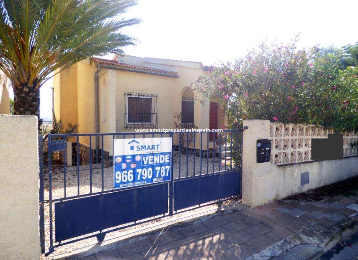 Wederverkoop - Detached Villa - La Marina - Urbanización La Marina