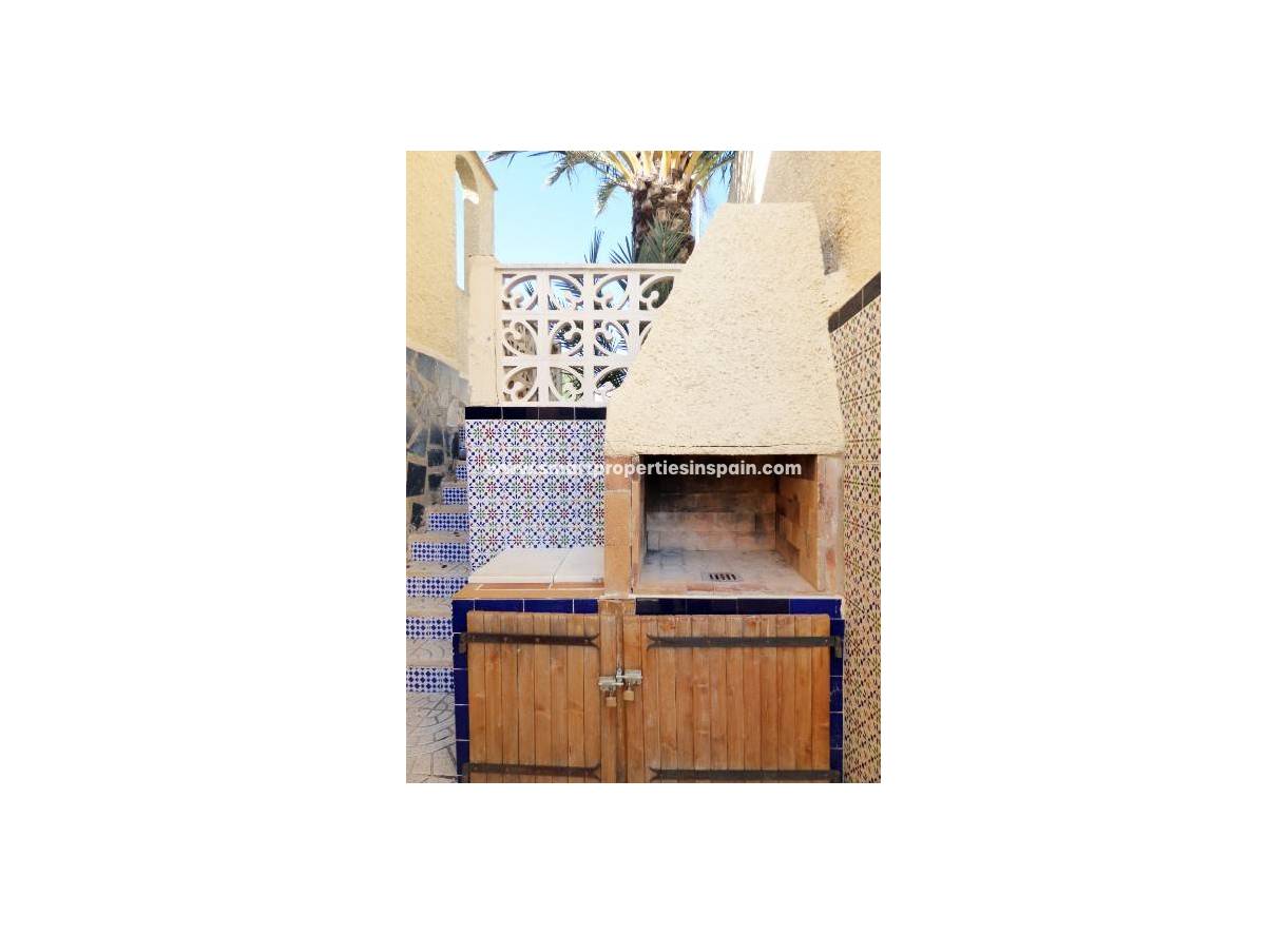 Wederverkoop - Detached Villa - La Marina - Urbanización La Marina