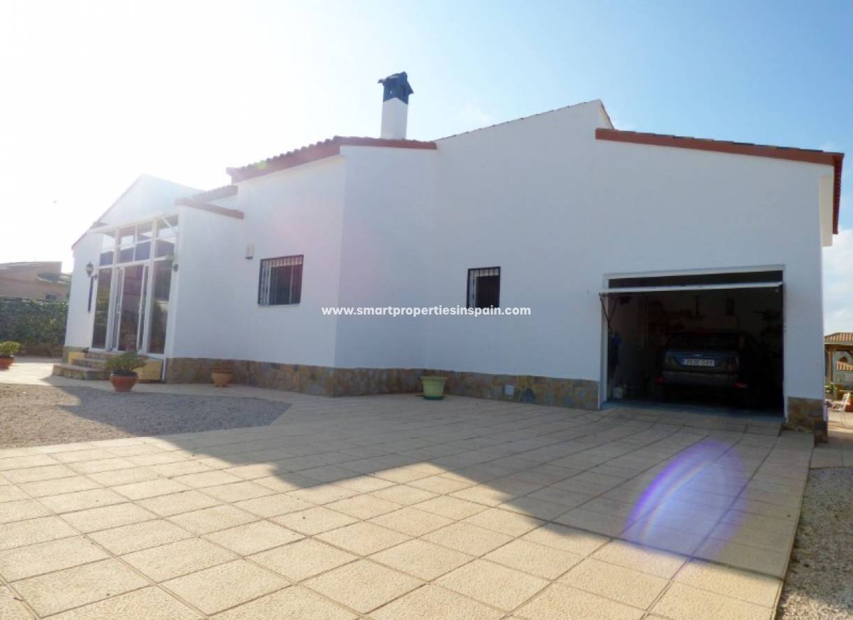 Wederverkoop - Detached Villa - La Marina - Urbanización La Marina
