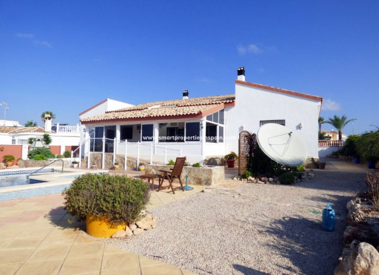 Wederverkoop - Detached Villa - La Marina - Urbanización La Marina