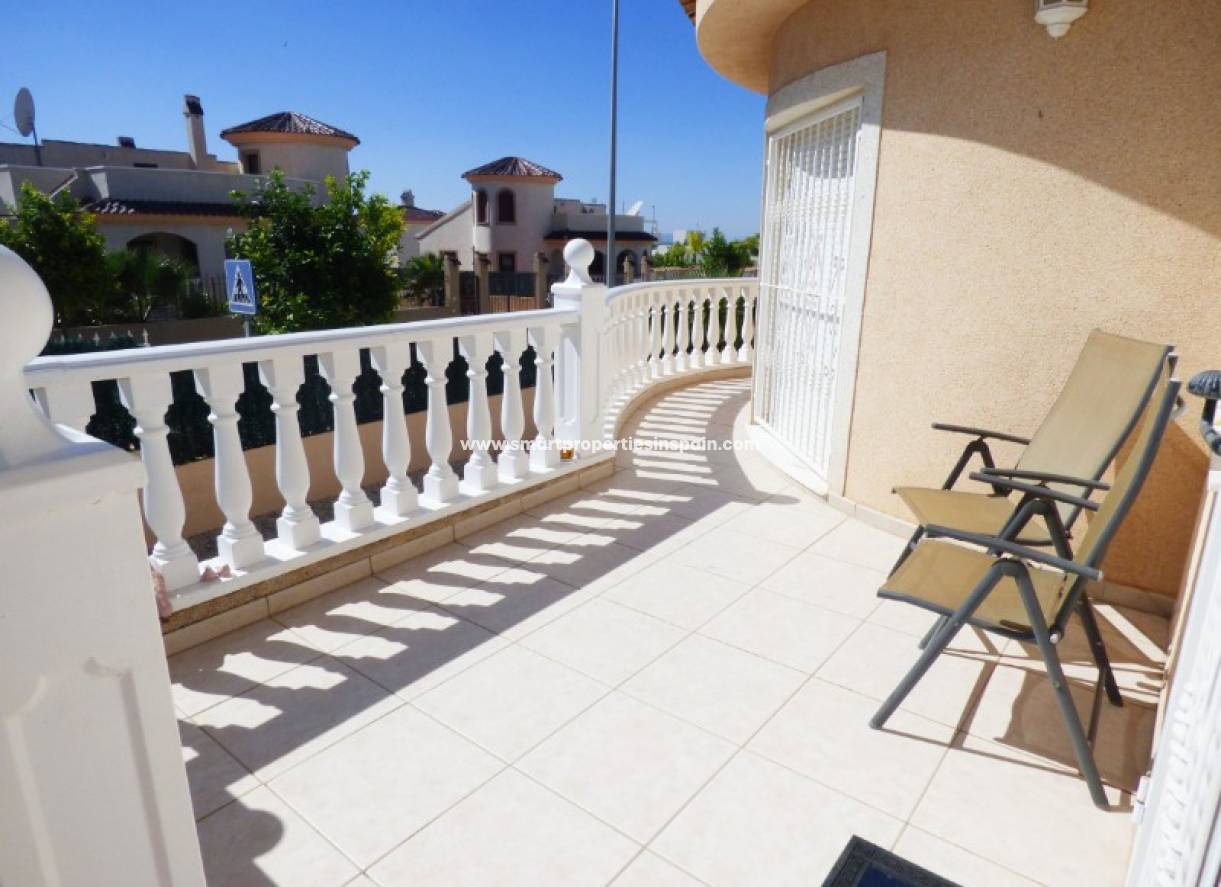 Wederverkoop - Detached Villa - La Marina - Urbanización La Marina