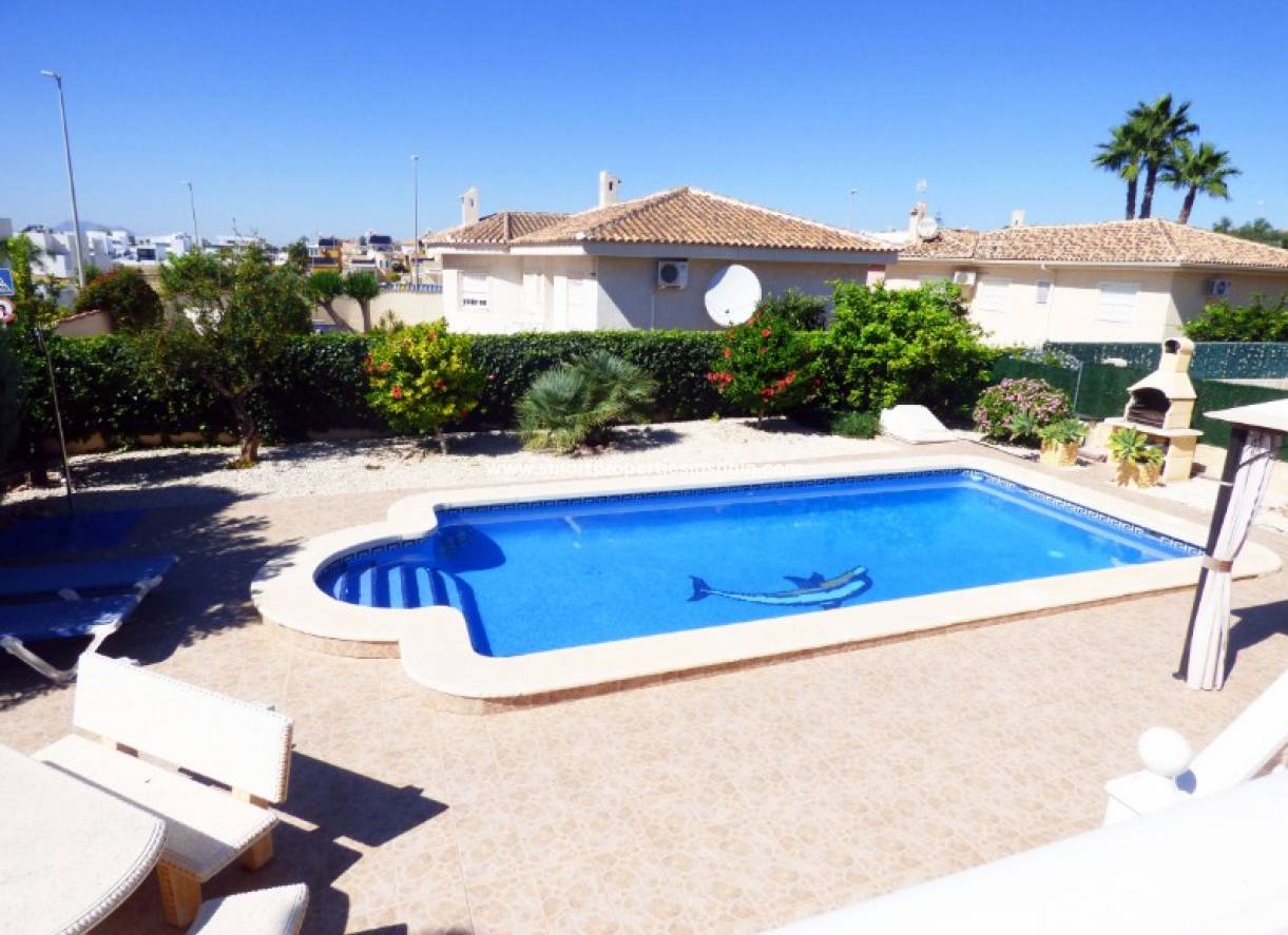 Wederverkoop - Detached Villa - La Marina - Urbanización La Marina