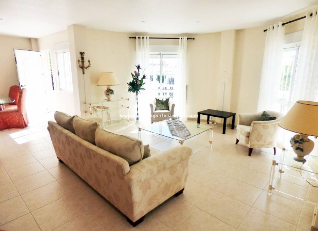Wederverkoop - Detached Villa - La Marina - Urbanización La Marina
