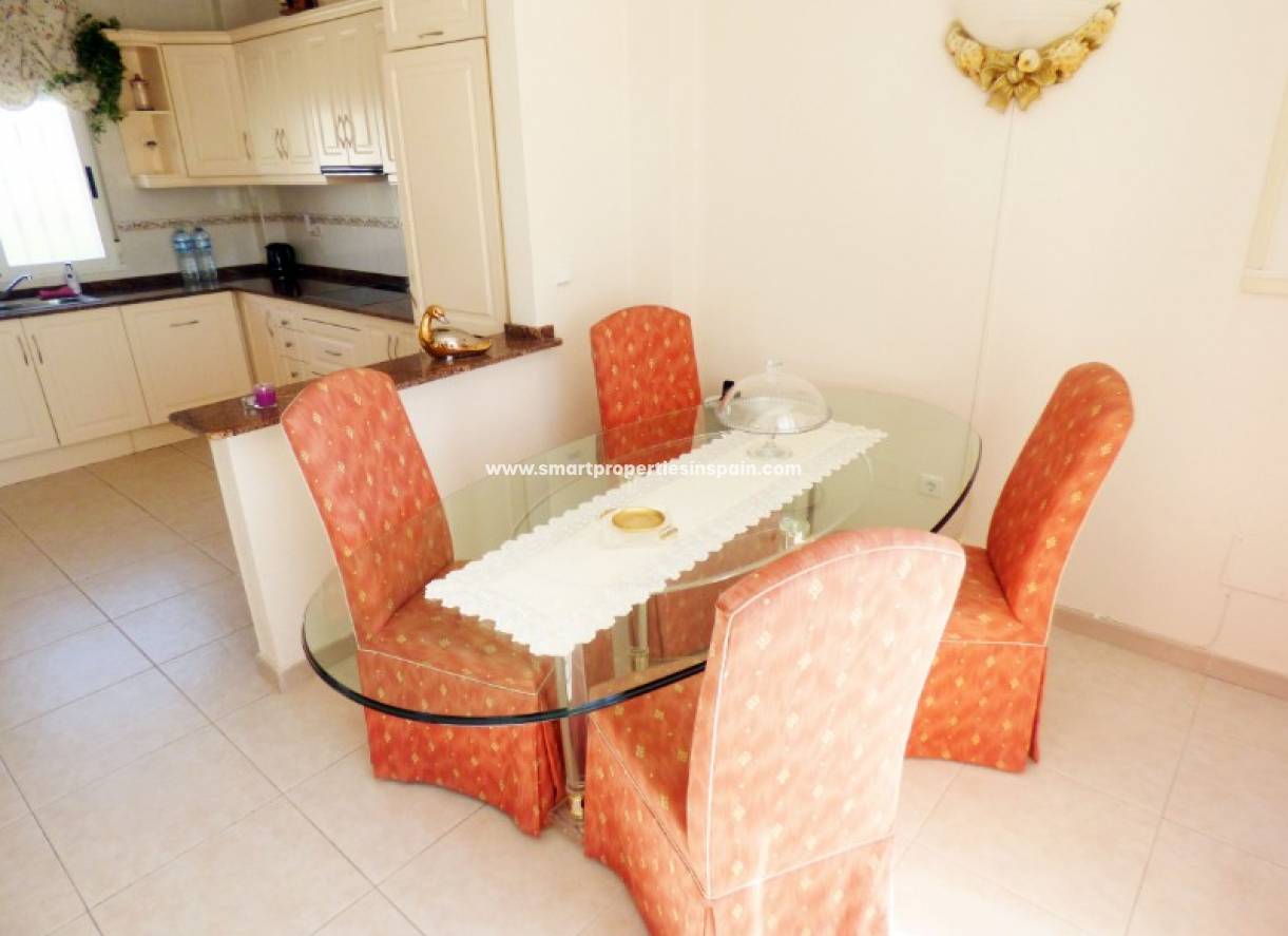 Wederverkoop - Detached Villa - La Marina - Urbanización La Marina