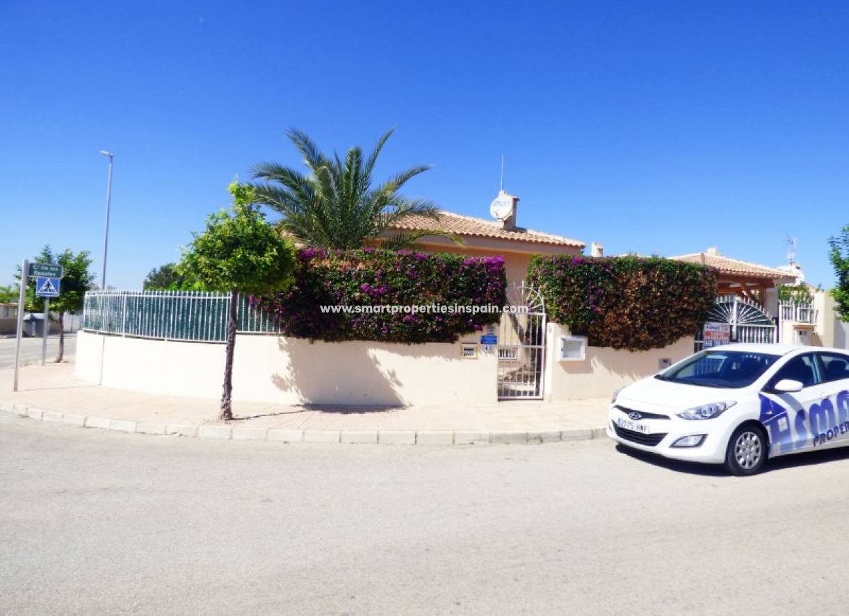 Wederverkoop - Detached Villa - La Marina - Urbanización La Marina