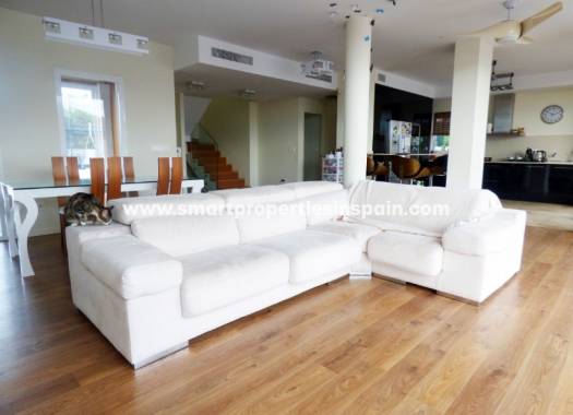 Wederverkoop - Detached Villa - La Marina - Urbanización La Marina