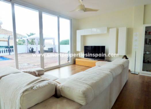 Wederverkoop - Detached Villa - La Marina - Urbanización La Marina