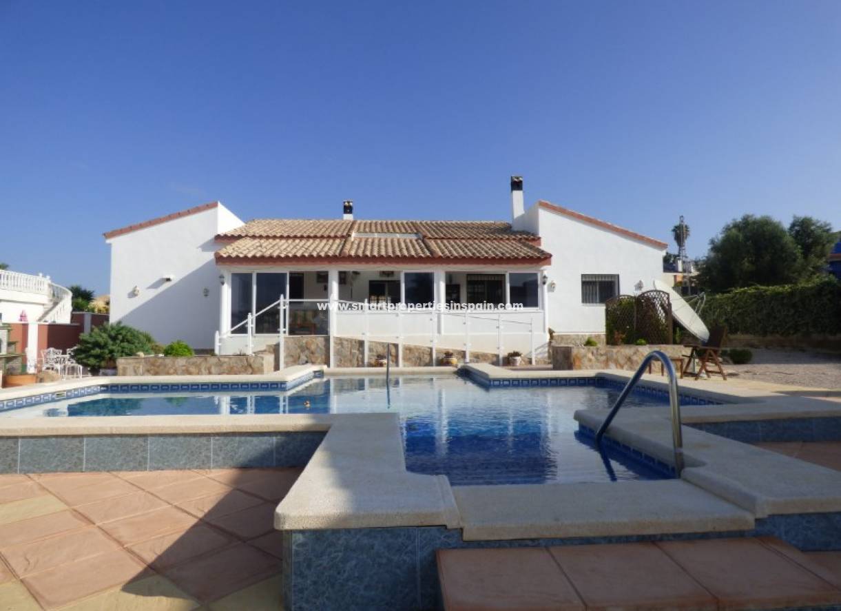 Wederverkoop - Detached Villa - La Marina - Urbanización La Marina