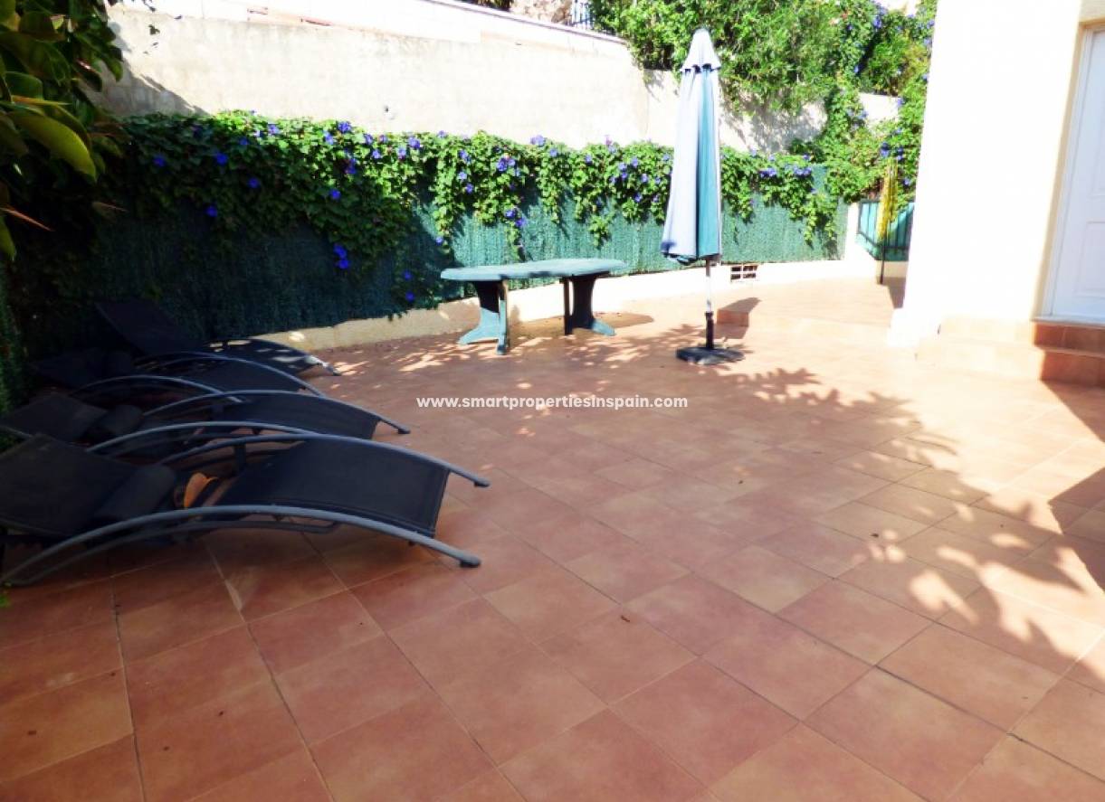 Wederverkoop - Detached Villa - La Marina - Urbanización La Marina