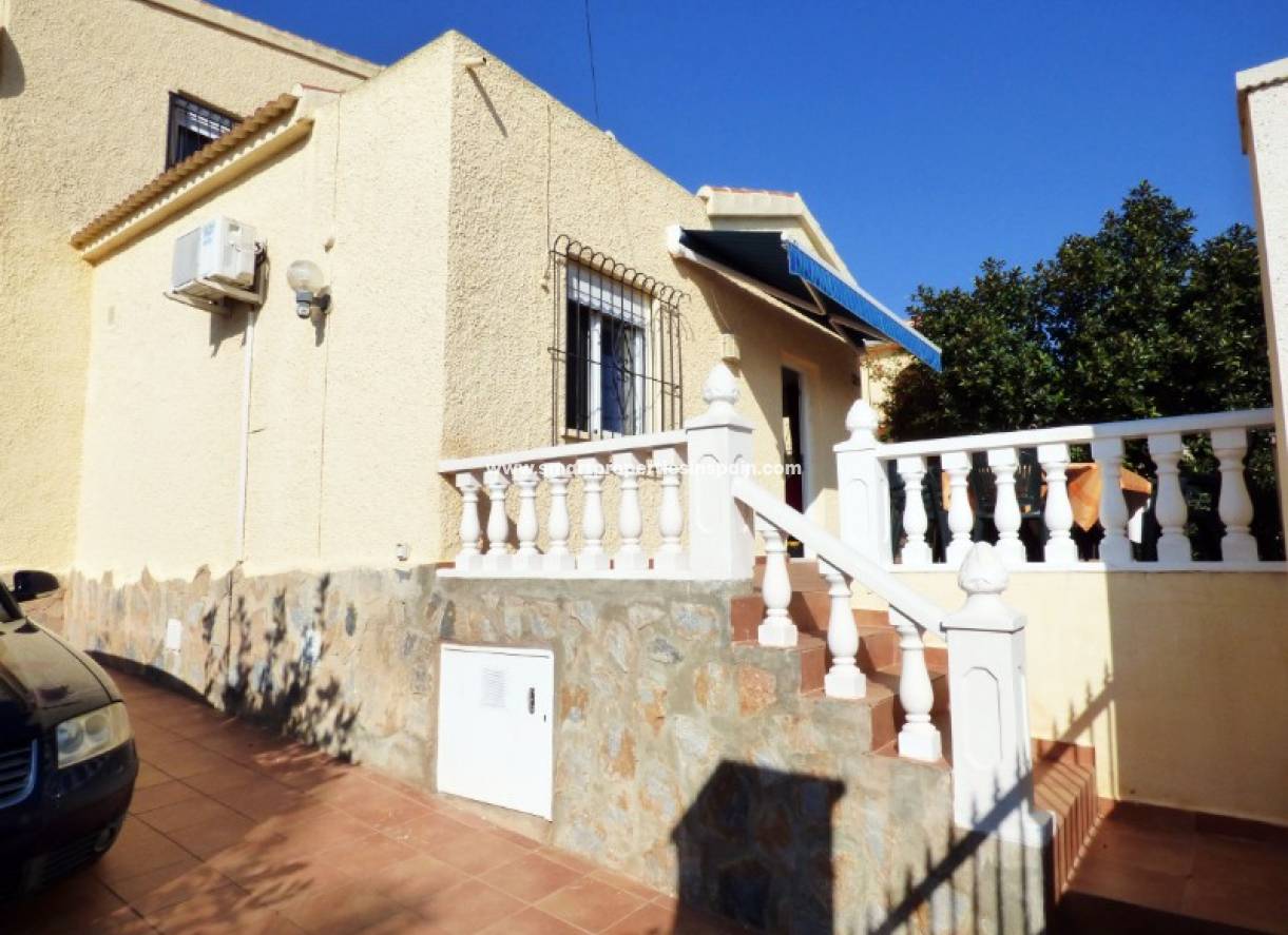 Wederverkoop - Detached Villa - La Marina - Urbanización La Marina