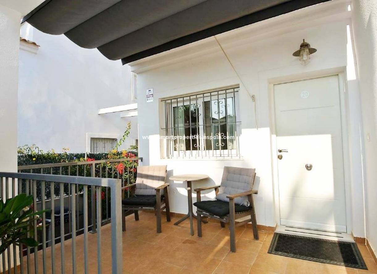 Wederverkoop - Detached Villa - La Marina - Urbanización La Marina