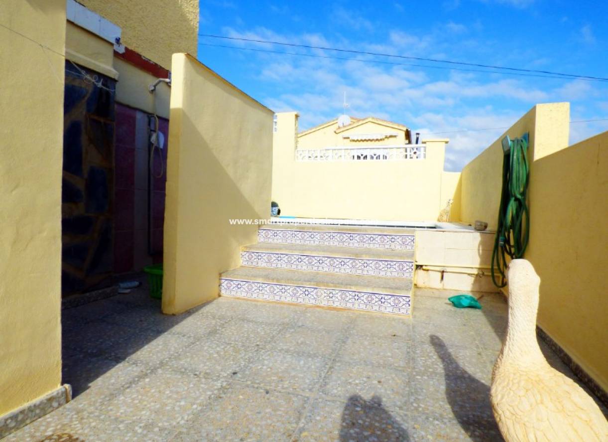 Wederverkoop - Detached Villa - La Marina - Urbanización La Marina