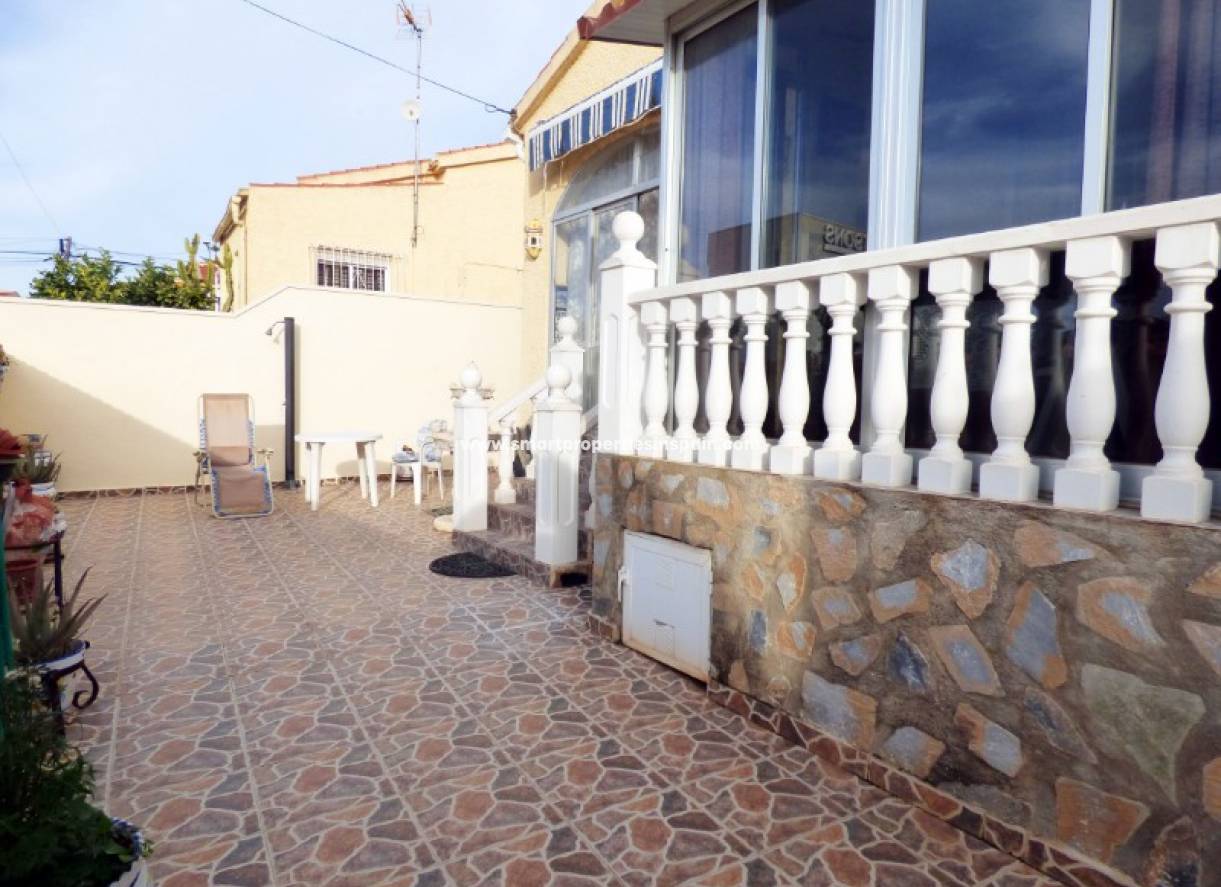 Wederverkoop - Detached Villa - La Marina - Urbanización La Marina