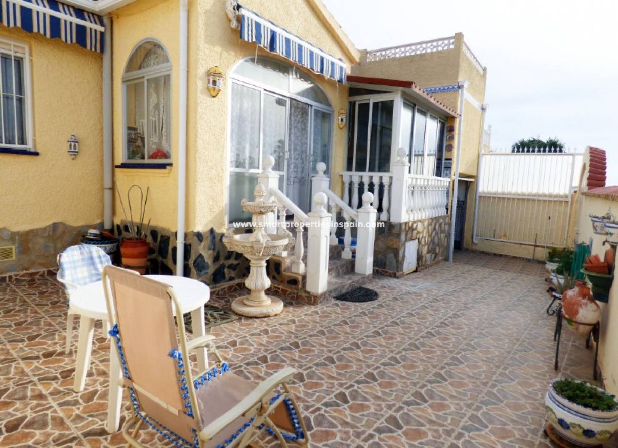 Wederverkoop - Detached Villa - La Marina - Urbanización La Marina