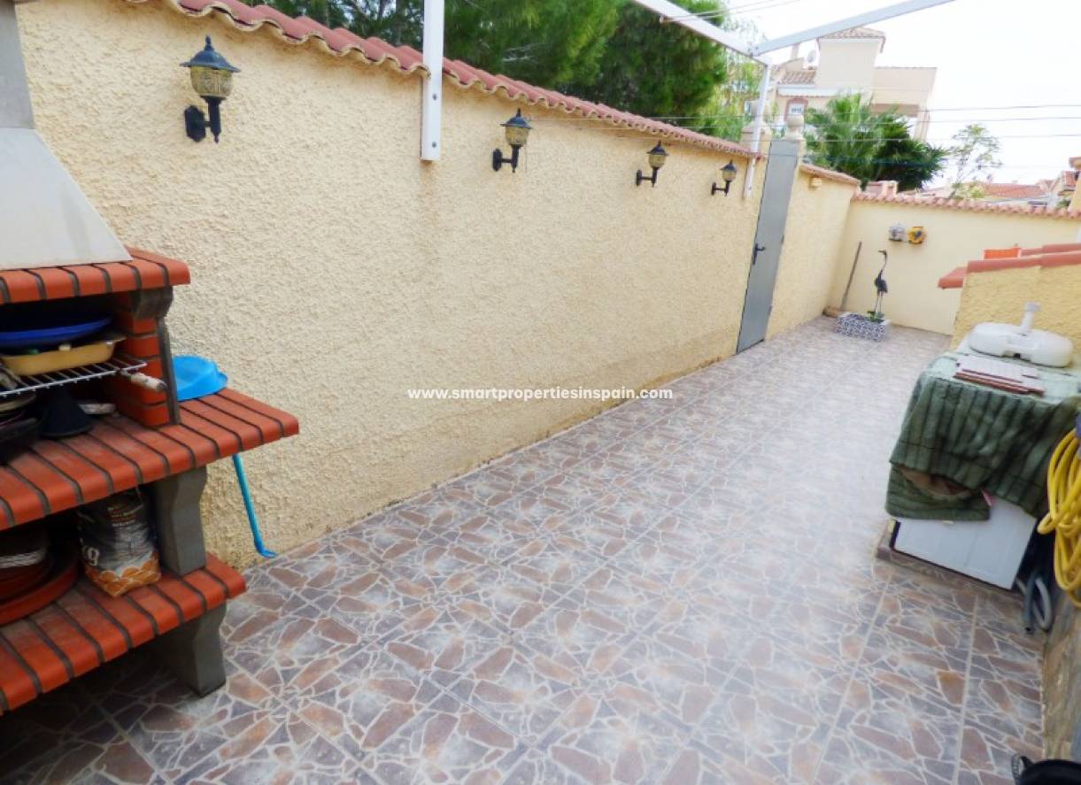 Wederverkoop - Detached Villa - La Marina - Urbanización La Marina