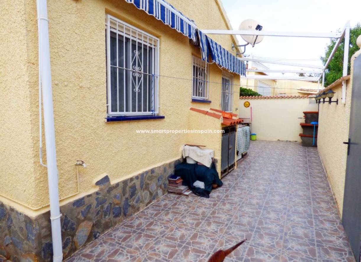 Wederverkoop - Detached Villa - La Marina - Urbanización La Marina