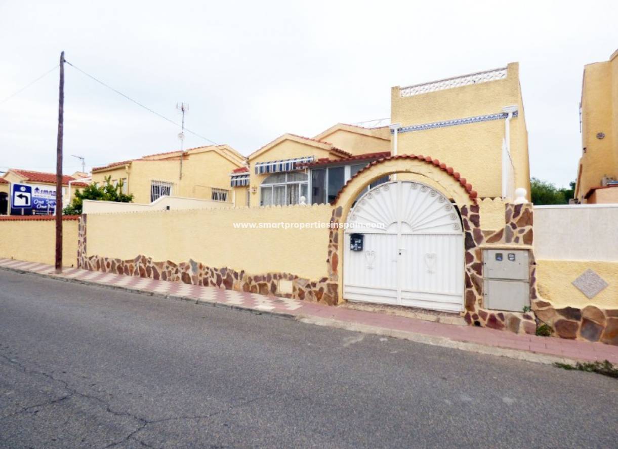 Wederverkoop - Detached Villa - La Marina - Urbanización La Marina