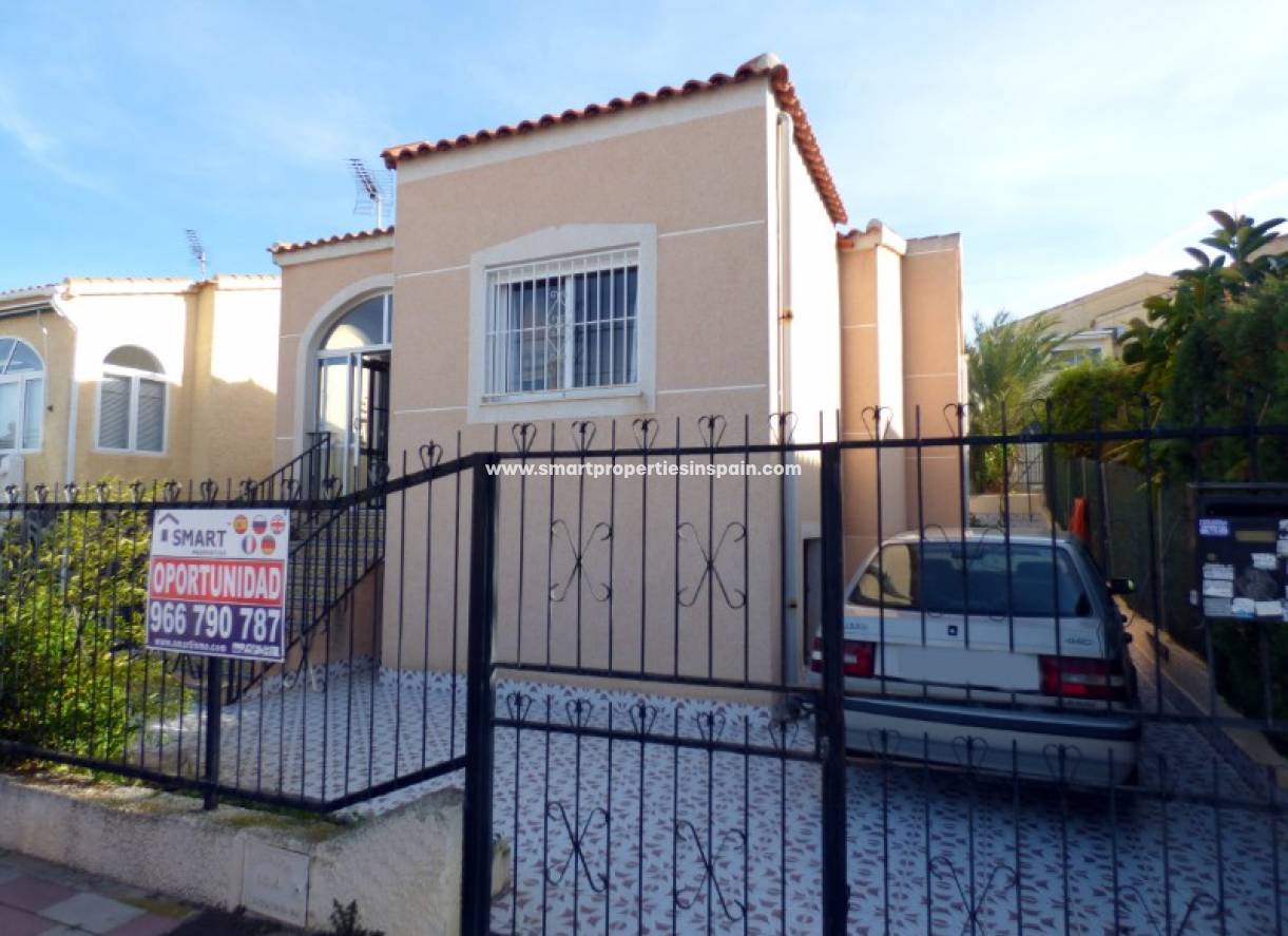 Wederverkoop - Detached Villa - La Marina - Urbanización La Marina